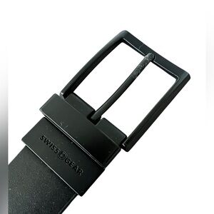 NWT Swiss Gear Black/Brown Mens Size M Belt